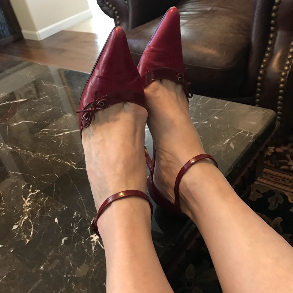 Nine West classic red pumps 👠